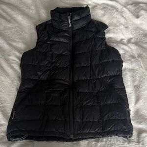 rei vest